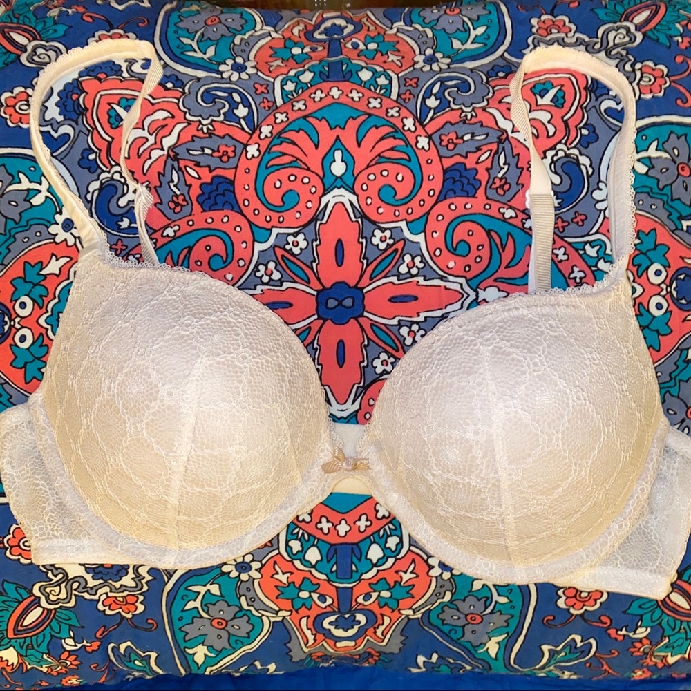 Body by Victoria Push Up Bra